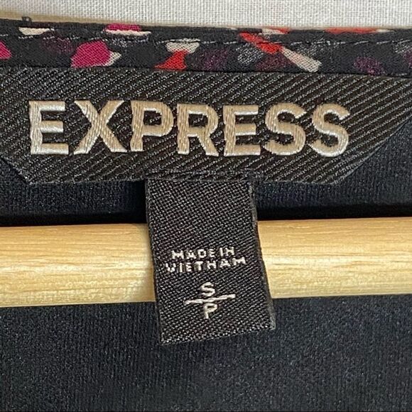 Express abstract print long sleeve surplice romper - Picture 6 of 16